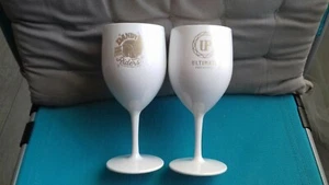 SELTEN 2 große Flötengläser Schnitt DANDY RIDERS FESTIVAL UP Acryl Edition weiß  - Bild 1 von 4