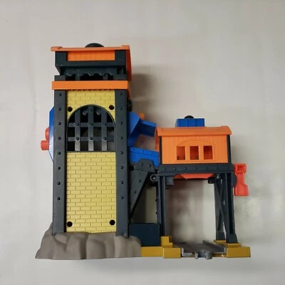 2010 CHUGGINGTON INTERACTIVE RAILWAY BREAKING BREWSTER QUARRY PARTIAL SET - Image 1 of 4