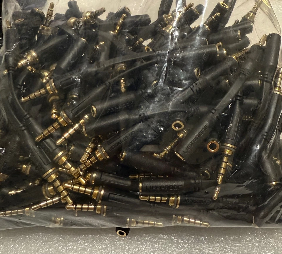250 GENUINE Lifeproof 3.5MM Male to Female Headphone Adapter FLAT Cable 4in - Image 1 of 4