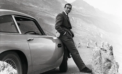 UNKNOWN Sean Connery - James Bond - Aston Martin DB5 - Star Portrait Poster
