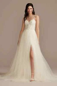 Sheer Boned Bodice Spaghetti Strap Wedding Dress with Veil - Ivory - Size 6 - Picture 1 of 8