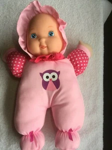 Gi-Go Spielzeug Plüschtier weich Mädchen Baby Puppe rosa mit Eule Vinyl Gesicht - Bild 1 von 6