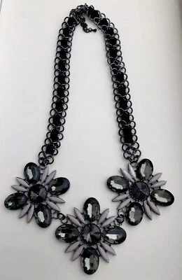 Collar para mujer Cookie Lee con flores de cristal ahumado Foto 1 de 2