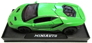 MINI AUTO VERDE Lamborghini Die-Cast Modelo Escala 1:32 EN BASE DE EXHIBICIÓN - Imagen 1 de 16