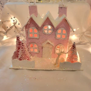Rosa Putzhaus neu bemalt dekoriert Unikat Pappe Weihnachtsdorf - Bild 1 von 6