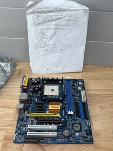 ASROCK K8Upgrade-VM800 REV:1.5 -DDR1 - mATX - Socket 754 - Picture 1 of 4