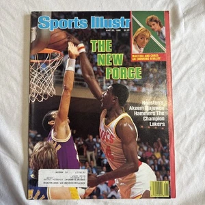 May 26, 1986 Akeem Hakeem Olajuwon Houston Rockets Sports Illustrated - Picture 1 of 3