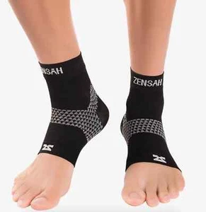 Zensah L111426 Unisex Black White PF Compression Sleeve Size Small - Picture 1 of 1