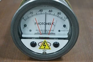 Dwyer Series A3000 Photohelic Type 2 ENCL - Picture 1 of 4