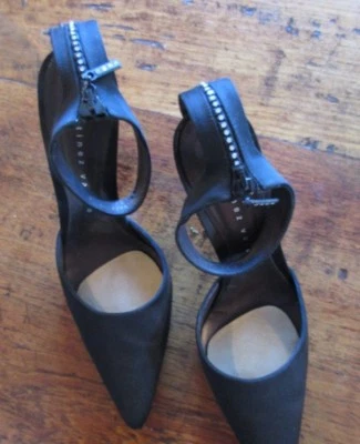 Tacones vintage MARTINEZ VALERO negros satinados y diamantes de imitación talla 7 Foto 1 de 4