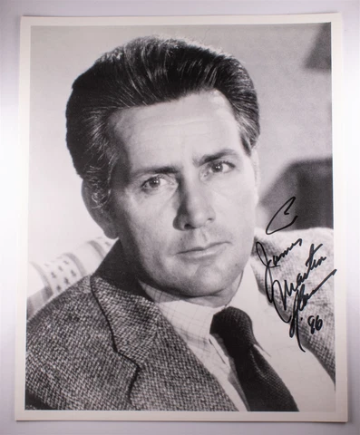 Martin Sheen 8x10 Autographed Photo American Actor Cover