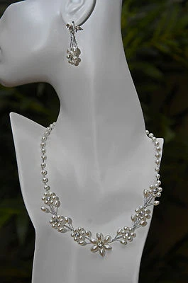 71b Encantador Conjunto de Collar Nupcial SP Flor Vid Cristal y Perla Blanca Foto 1 de 4
