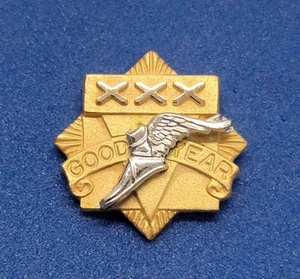 VTG GOODYEAR TIRES 30 YEAR SERVICE AWARD PIN 10K GOLD FILLED - Picture 1 of 2