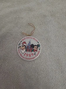 Walt Disney 1989 Very Merry Christmas Parade Mickey Mouse An Goofy Ornament - Bild 1 von 3