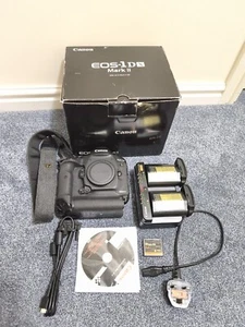 Canon EOS 1DX Mark II 20.2 DSLR with 2 Batteries+ CF card- Only 124K actuations. - Picture 1 of 11
