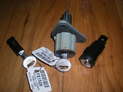 Juego de cerradura llave ford contour 1995 1996 1997 nuevo de lote Foto 1 de 2