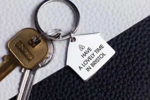 Airbnb Custom Keyring Hotel B&B Booking Metal Engraved Keys - Picture 1 of 1