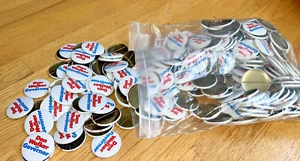 1976 Illinois GOVERNOR DAN WALKER - 2 1/4 Pounds /Approximately 250 Buttons #3 - Picture 1 of 5