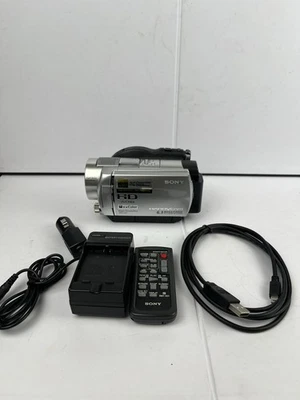 Sony Handycam HDR-UX7 Digital Video Camcorder Silver W/Battery, Charger, Remote - Image 1 of 4