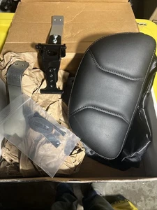 Show Chrome 41-168A Smart Mount Detachable Backrest Compatible Can-Am - Picture 1 of 5