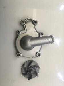 2004 Polaris Predator 500 Atv Quad Water Pump Waterpump Cover Impeller 3089602 - Picture 1 of 5