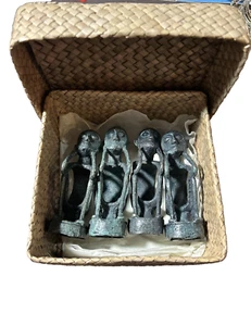 Green Metal Ancient Napkin Rings Set of 4 With Original Box - Picture 1 of 7
