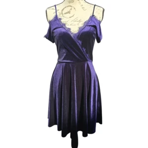Lulus -793 Navy Cold Shoulder Surplice V-Neck Lace Velvet Mini Dress Size M - Picture 1 of 9