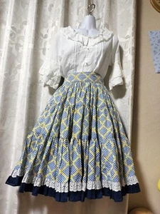 🌸Lolita outfit conjunto de 2 piezas blusa hachas y falda sin marca🌸JAPÓN - Imagen 1 de 8