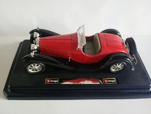 Modellino auto Burago Bugatti 'Type 55' (1932) pressofuso su zoccolo. Senza scatola. - Foto 1 di 8