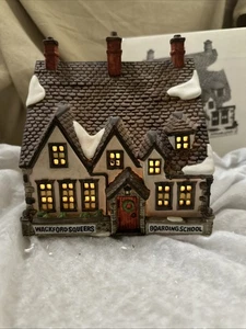 Dept 56 Heritage Dickens NICHOLAS NICKLEBY WACKFORD SQUEERS BOARDING SCHOOL - Picture 1 of 12