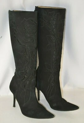 Valentino Botas de Gamuza Negras Talla 37.5 Corte Láser Cremallera Trasera Motivo Rosa 7 EE. UU. Boho Foto 1 de 4