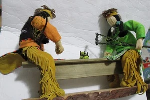 NATIVE CANADIAN CERTIFIED  IROQUOIS LACROSSE PLAYERS+CORN HUSK+VINTAGE+SIGNED - Picture 1 of 10