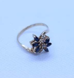 Beautiful 14K Yellow Gold Diamond Sapphire Floral Burst ring Sz7 Solid Gold 2.8g - Picture 1 of 7