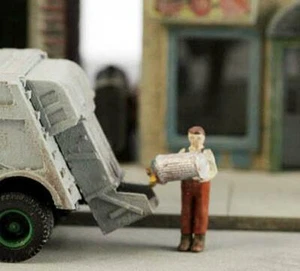 Classic Metal Works N Scale '57 Chevy Garbage Truck MAN with Garbage Can 1/160 - Picture 1 of 1
