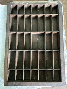Vassoio per stampante con cassetto tipografico in legno vintage. Vedi foto manca 1 lamella. - Foto 1 di 3