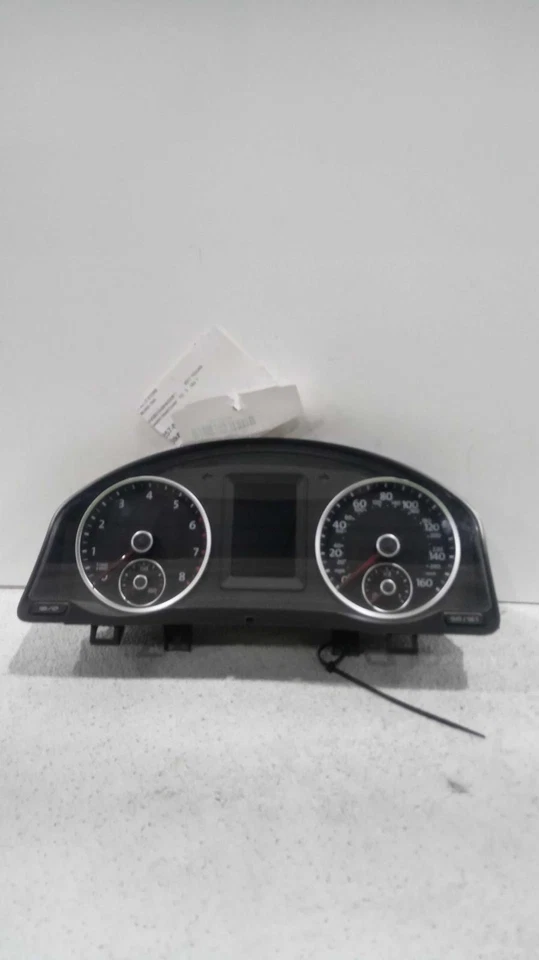 2017 Volkswagen Tiguan Speedometer Gauge OEM Black 124K Miles 5N0920973BX - Изображение 1 из 4