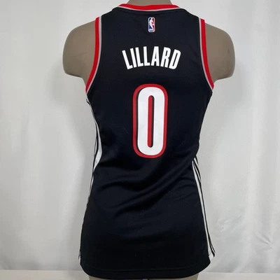 Camiseta Adidas para mujer Damian Lillard #0 Portland Trail Blazers NBA 4her PEQUEÑA Foto 1 de 4