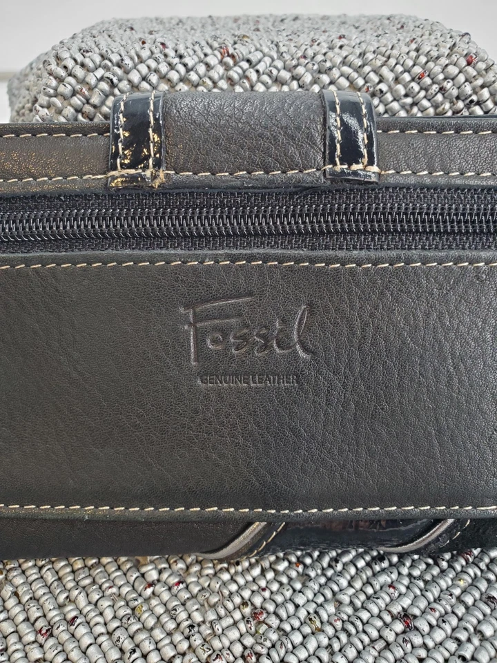 Cartera sin asas Fossil negra diagonal de gamuza y cuero y charol (C25)** Foto 1 de 4