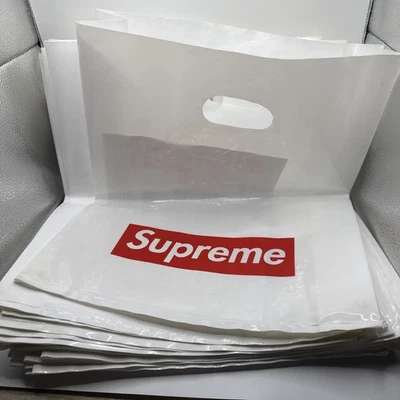 Lote 27 Bolsa de Compras Original Supreme Plástico Blanco Caja Roja Logo 13" x 16". Foto 1 de 2