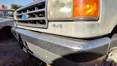 Ford F150 1989 panel inferior debajo de la parrilla moldura tira de llenado fabricante original Foto 1 de 2