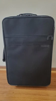 Maleta de mano Briggs & Riley negra de nailon balístico de 22" con ruedas verticales Foto 1 de 4