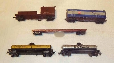 Vintage Metal Freight Cars (5) No Boxes HO - Image 1 of 4