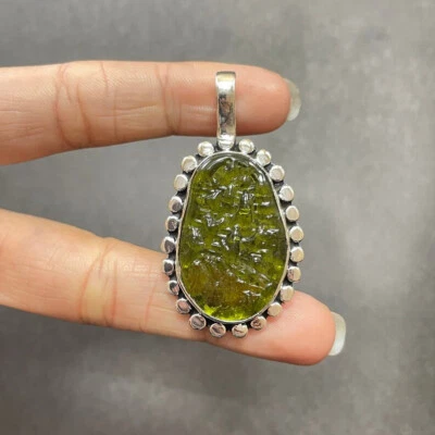 Hermoso colgante hecho a mano de plata de ley 925 con piedras preciosas de moldavita K-49 Foto 1 de 4