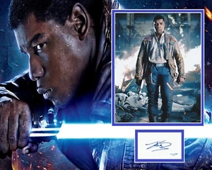 MONTAJE FOTOGRÁFICO STAR WARS FIRMADO POR JOHN BOYEGA - Imagen 1 de 1