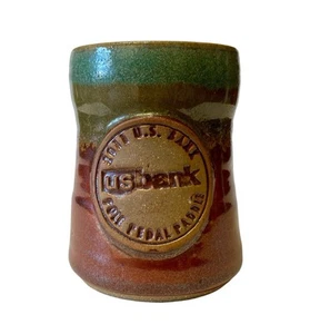 Taza de cerámica de gres 2011 EE. UU. Banco poste pedal empuje curva Oregon esmalte por goteo artista - Imagen 1 de 6