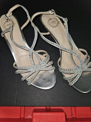 Sandalias de tiras 6M I. Miller nuevas sin etiquetas Foto 1 de 4