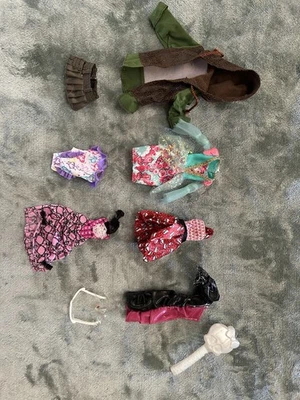 Monster High Bratz Everafter High Muñeca Ropa Accesorios Lote Vestidos Falda Etc Foto 1 de 4
