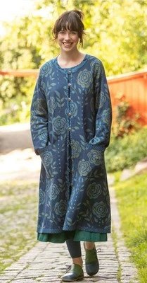 Gudrun Sjoden Coat Bulgaria Long Knitted Floral Coat Turquoise Medium rrp £159. - Image 1 of 4