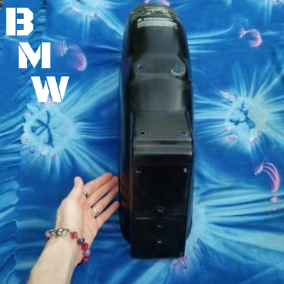 ЗАДНЕЕ КРЫЛО BMW R100, СЛОМАНО, ПОДХОДИТ ДЛЯ ВСЕХ МОДЕЛЕЙ 1970-85 R45-R100, ДЕТАЛЬ 46 621 240 397 - Изображение 1 из 4