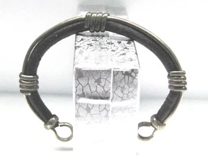THIS LISTING IS FOR A SUPER COOL VINTAGE STERLING SILVER & LEATHER CUFF BRACELET - Picture 1 of 5